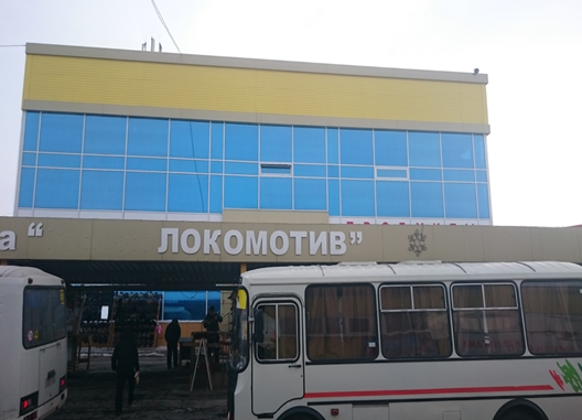 В Оренбурге на рынке «Локомотив» на охранника напали с ножом 